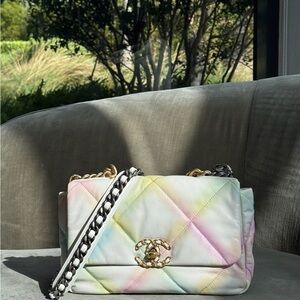 CHANEL Shoulder Bag with Gold/Silver Hardware